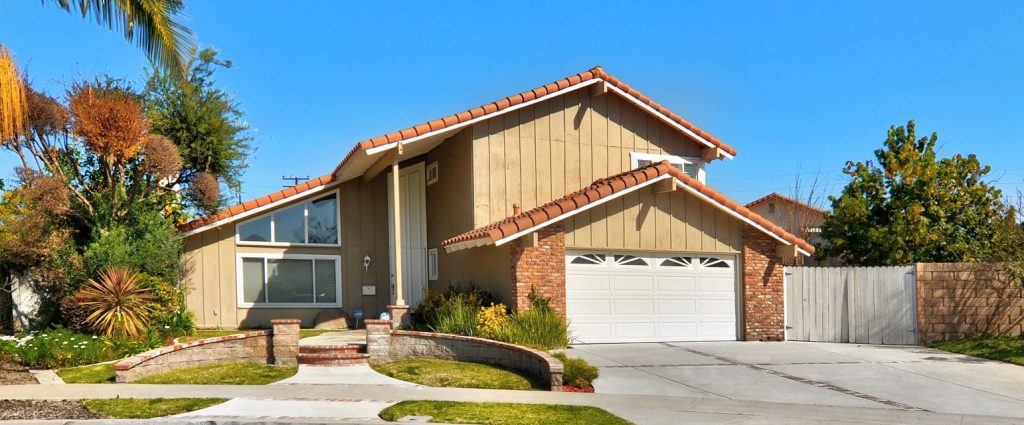 Linda Morgan | 16408 Mount Newberry, Fountain Valley class=