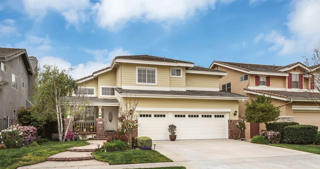 Sonia | 17681 Warwick Circle, Fountain Valley class=