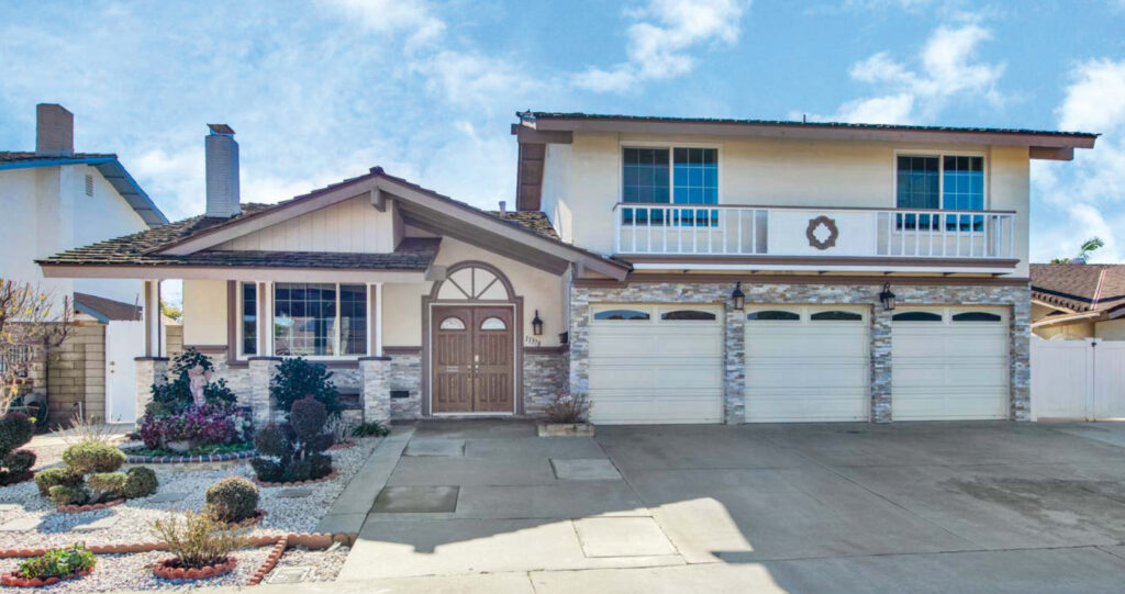 Julie | 11378 Coriender Ave, Fountian Valley class=