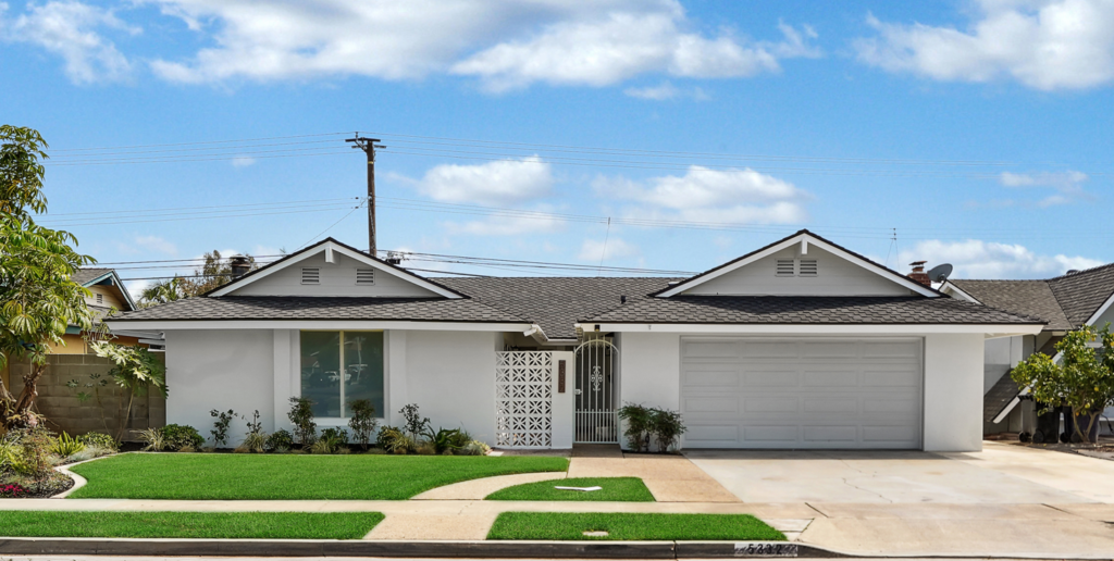 Theresa, 5332 Caliente Dr, Huntington Beach class=