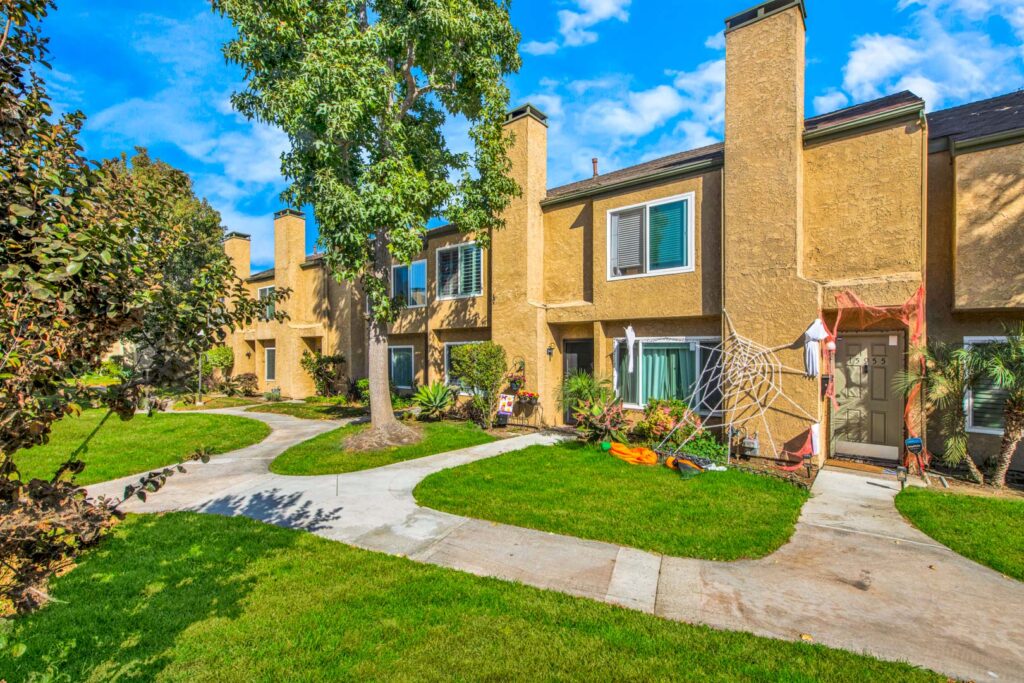 Sharon | 15951 Mauna Ct, Fountain Valley class=