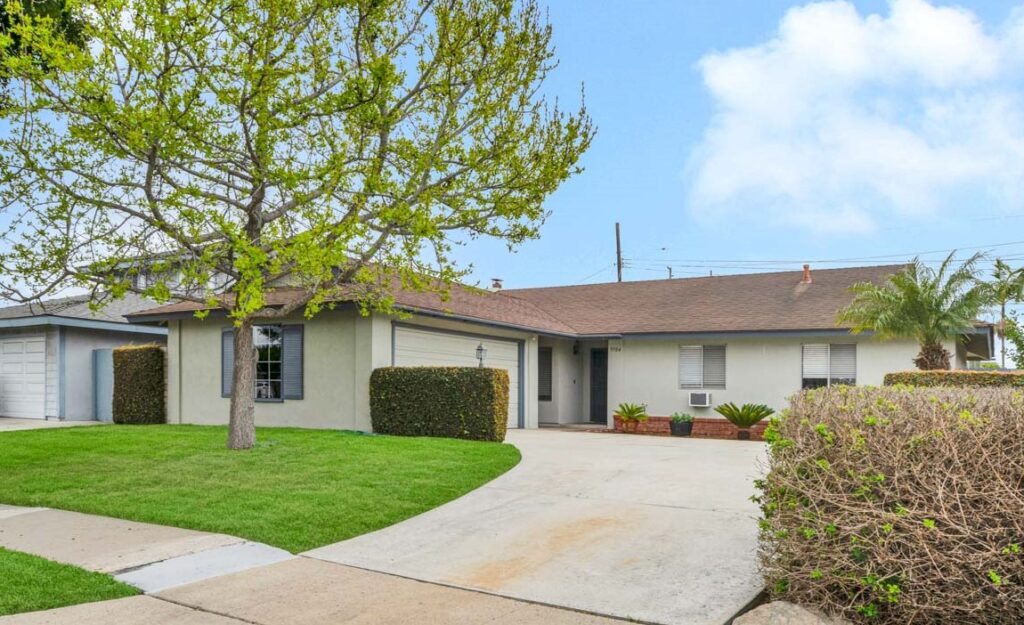 Lora | 9704 Lark Circle, Fountain Valley class=